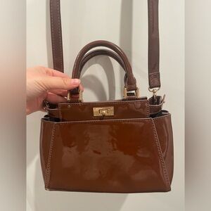 Crossi Elegant Brown Patent Leather Crossbody Bag